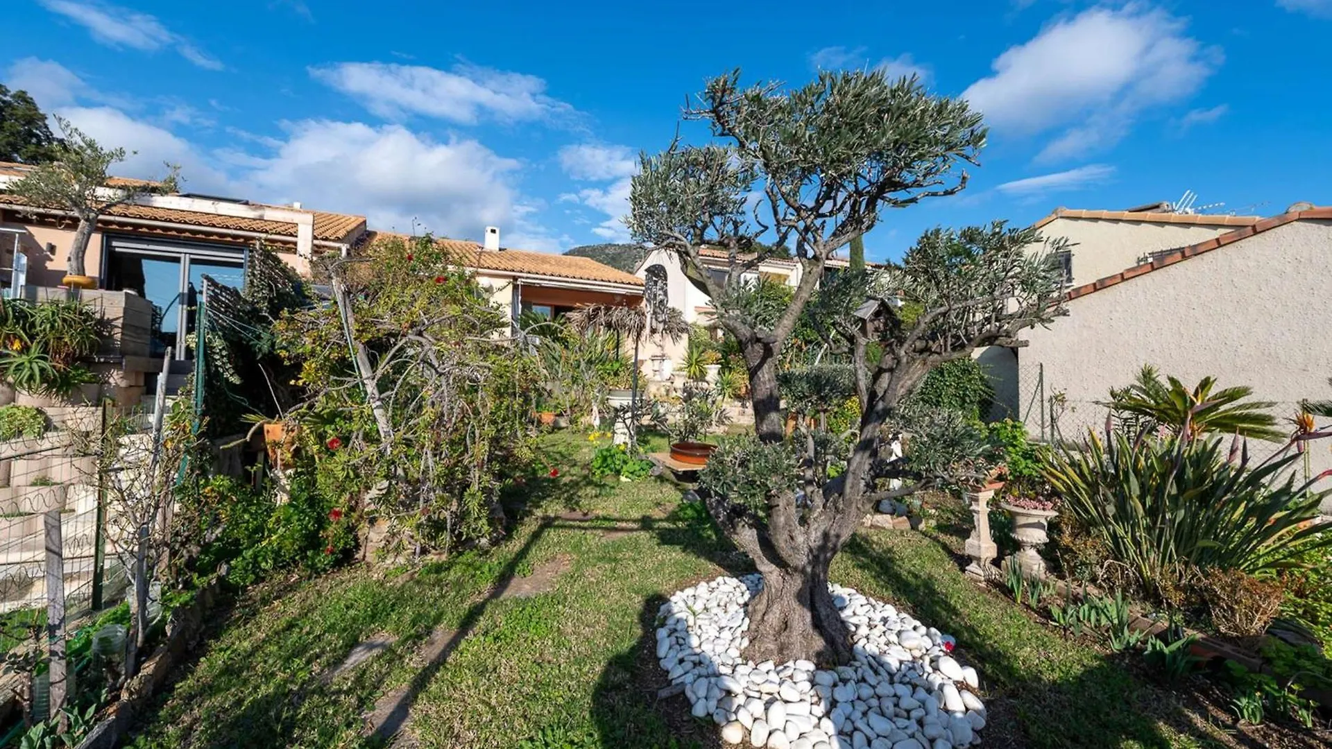 Maison Climatisee Pour 5 Personnes , Au Clame , Jardin Arbore Proche Commerces Bormes-les-Mimosas Francia